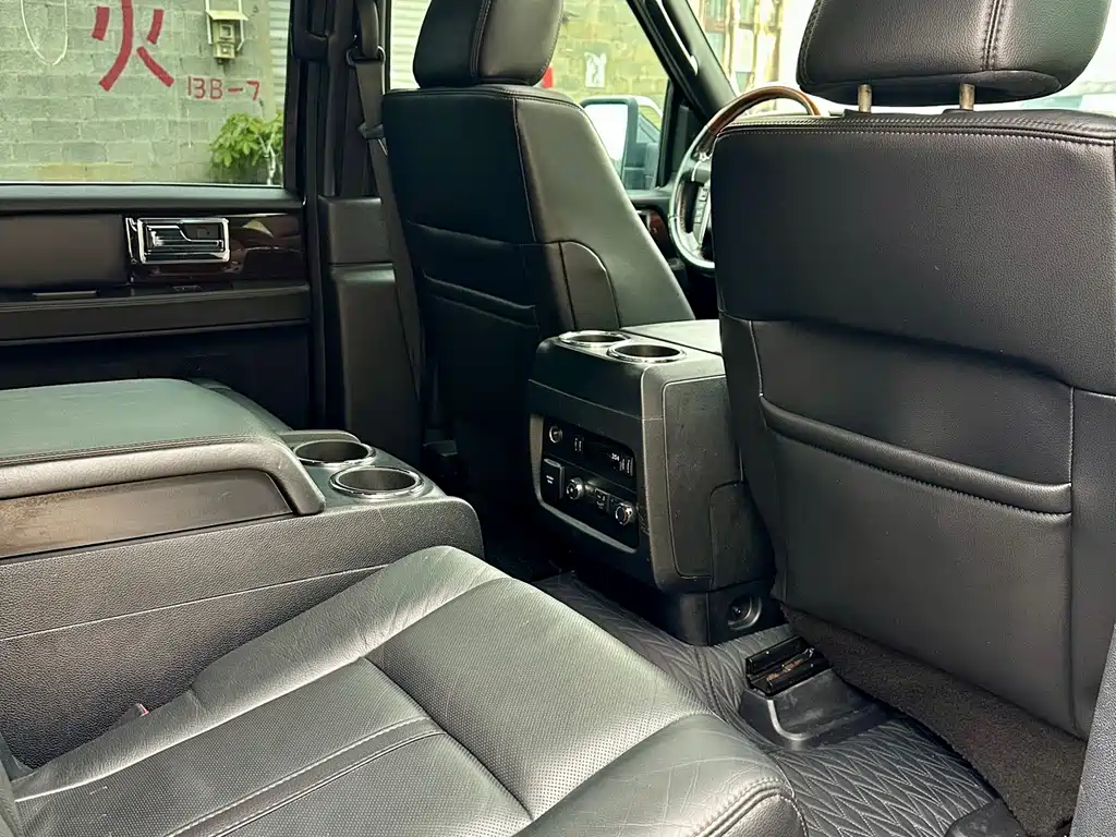 Lincoln Navigator 2017 — фото 12