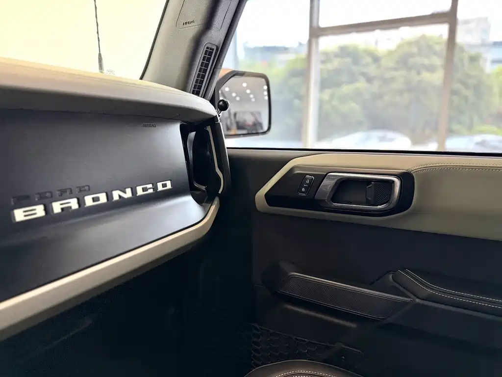 Ford Bronco 2025 — фото 15