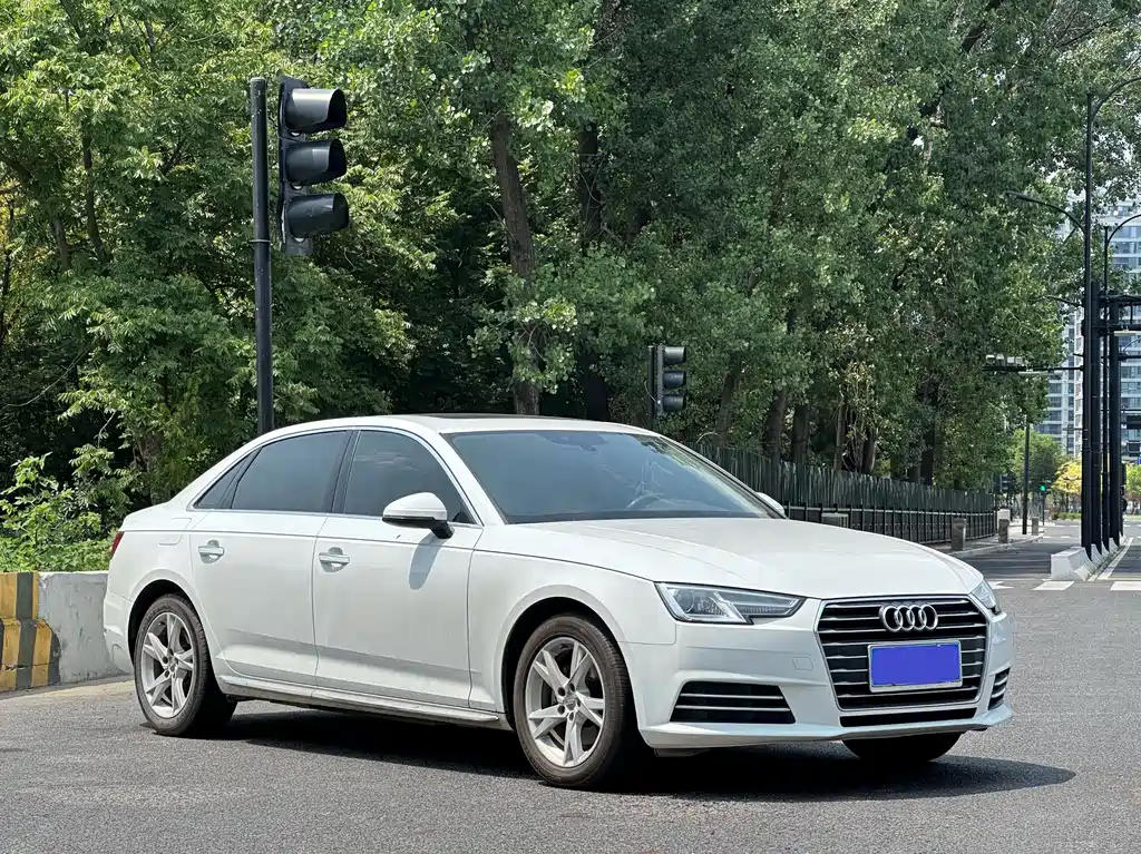 Audi A4L 2017