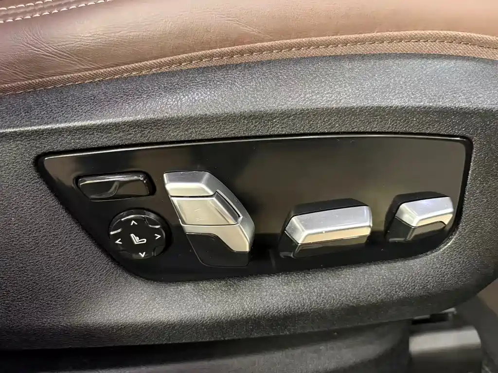 BMW 6 Series GT 2018 — фото 21