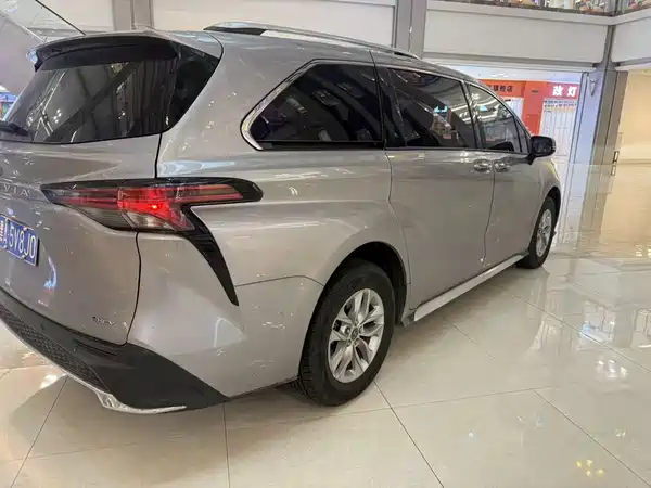 Toyota Granvia 2024