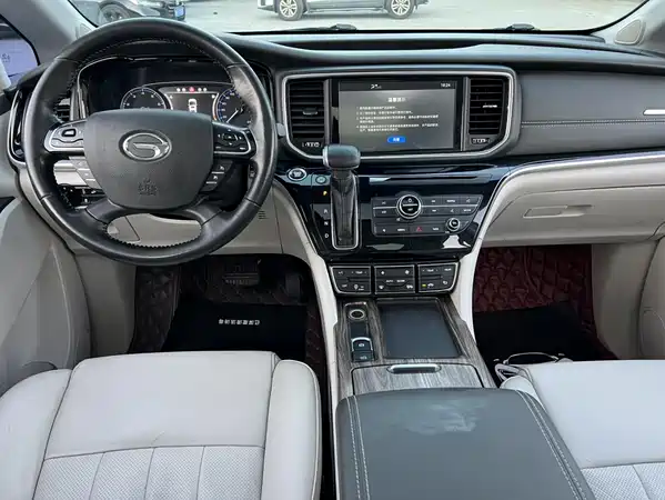 GAC Trumpchi M8 2018
