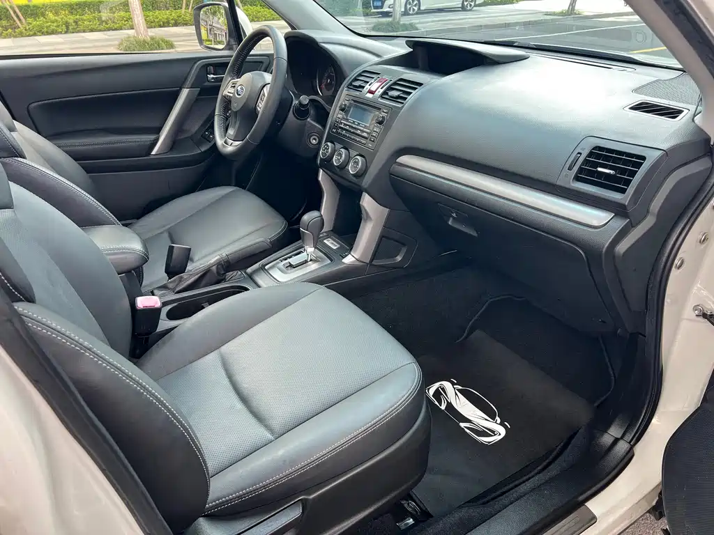 Subaru Forester 2014 — фото 10