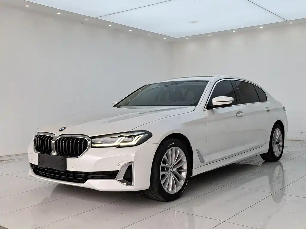 BMW 5 Series 2021 — фото 1