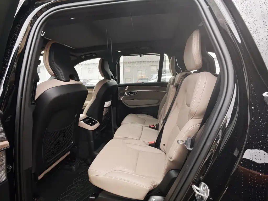 Volvo XC90 PHEV 2025 — фото 10