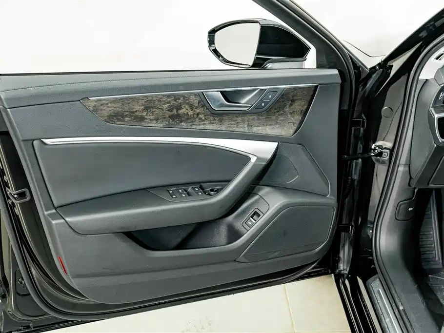 Audi A6L 2021 — фото 16