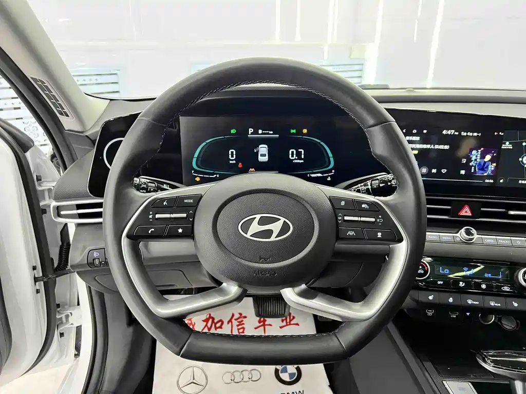 Hyundai Elantra 2024 — фото 8
