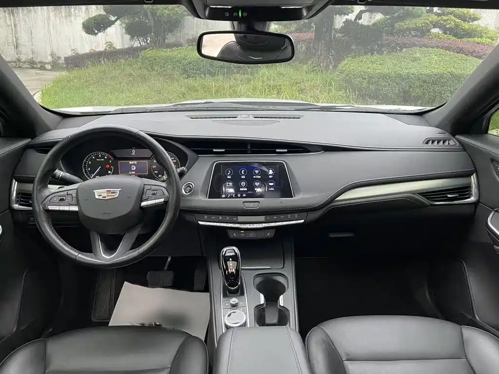 Cadillac XT4 2021 — фото 15