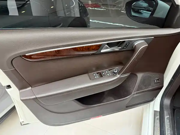 Volkswagen Magotan 2014