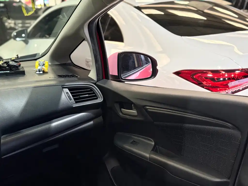 Honda Fit 2017 — фото 12