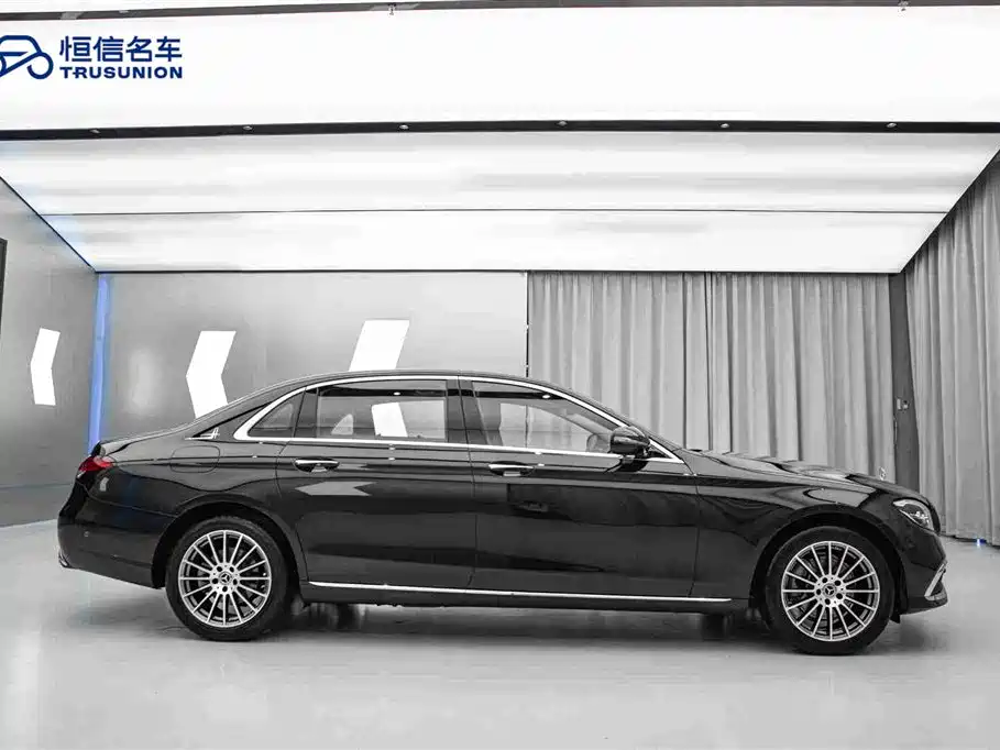 Mercedes-Benz E-Class 2022