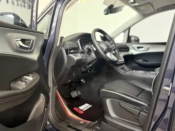 Roewe iMAX8 2022