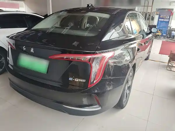 Hongqi E-QM5 2023