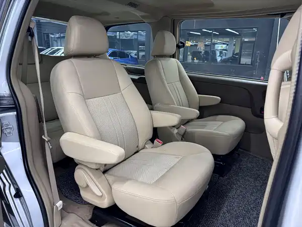 Buick GL8 2012