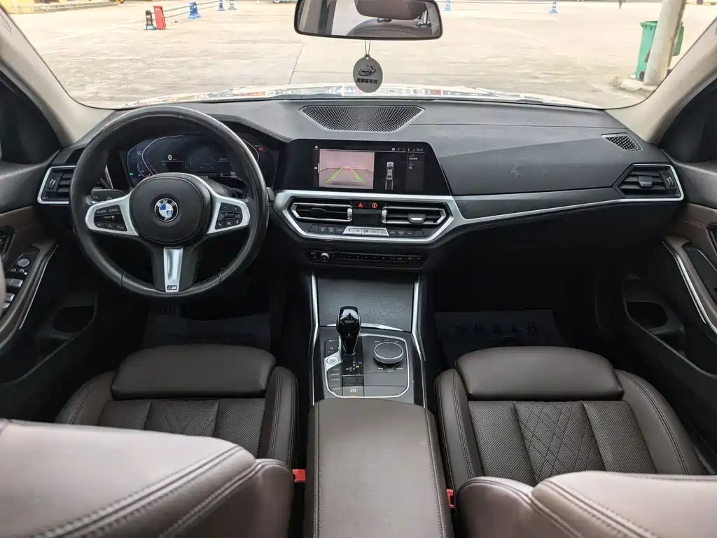BMW 3 Series 2022 — фото 10