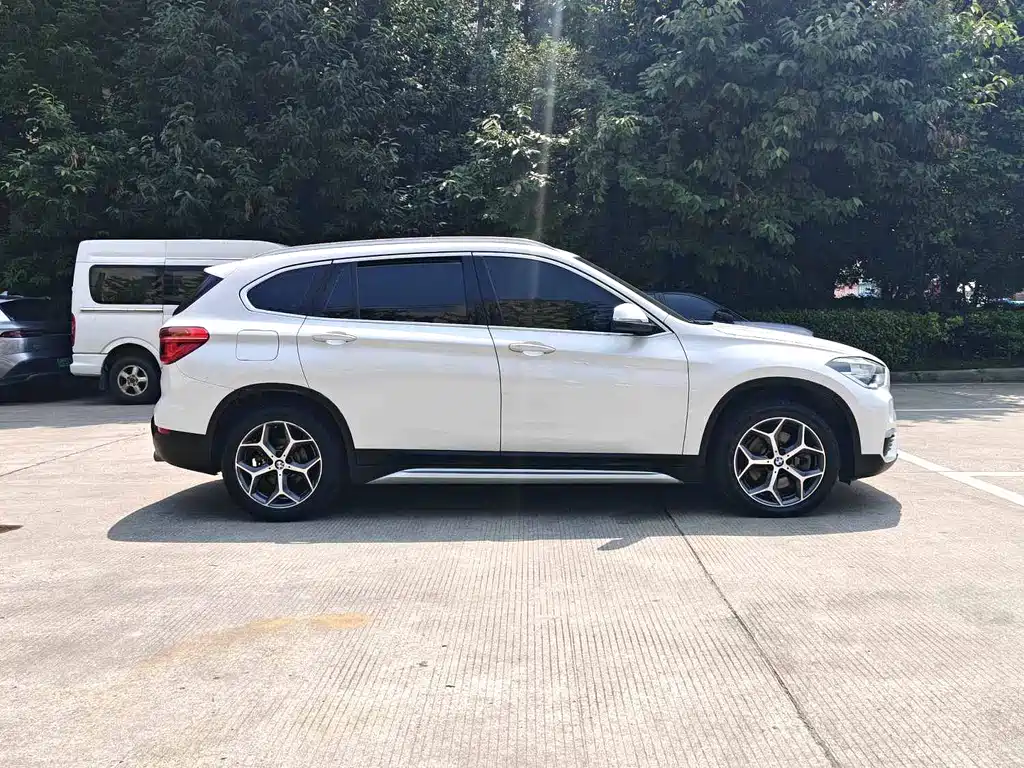 BMW X1 2019 — фото 9