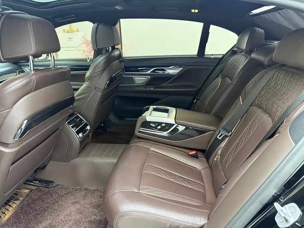 BMW 7 Series 2020 — фото 14