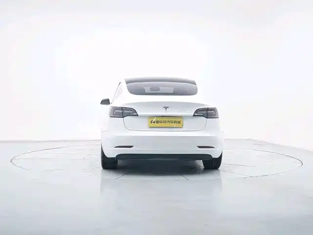 Tesla Model 3 2019 — фото 8