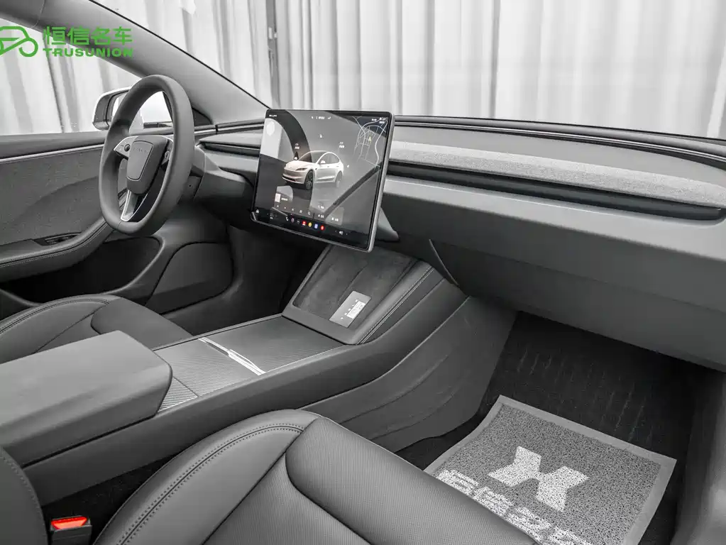 Tesla Model 3 2026 — фото 14