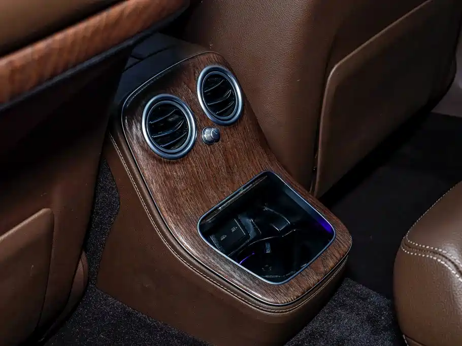 Mercedes-Benz E-Class 2022 — фото 10