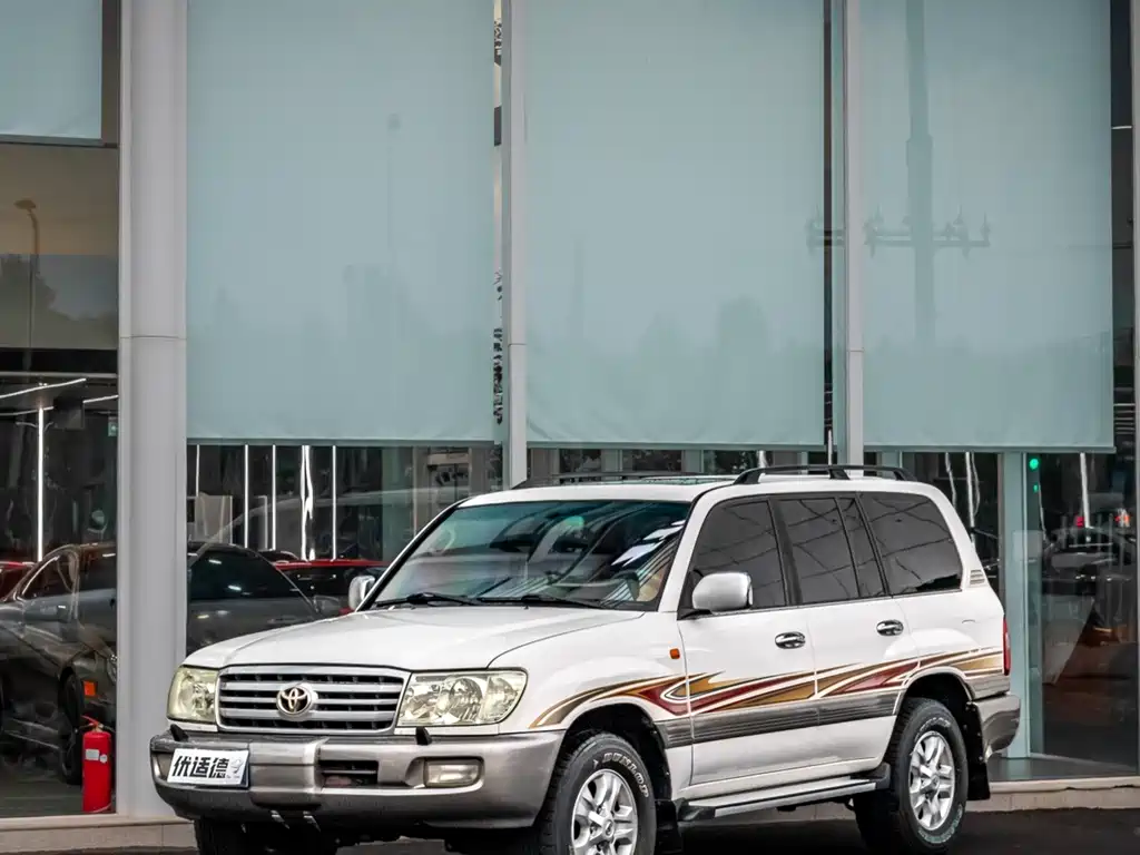Toyota Land Cruiser 2015 — фото 1
