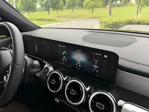 Mercedes-Benz GLB 2022