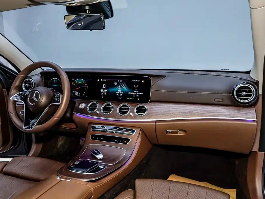 Mercedes-Benz E-Class 2022 — фото 24