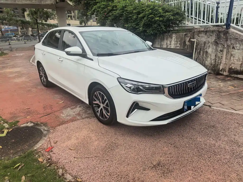 Geely Emgrand 2023