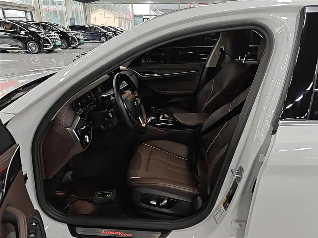 BMW 5 Series New Energy 2021 — фото 16