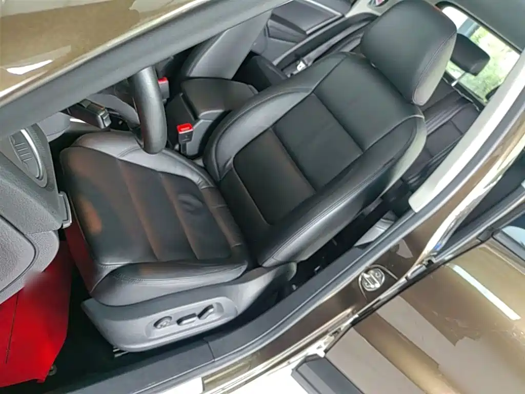 Volkswagen Tiguan 2015 — фото 15