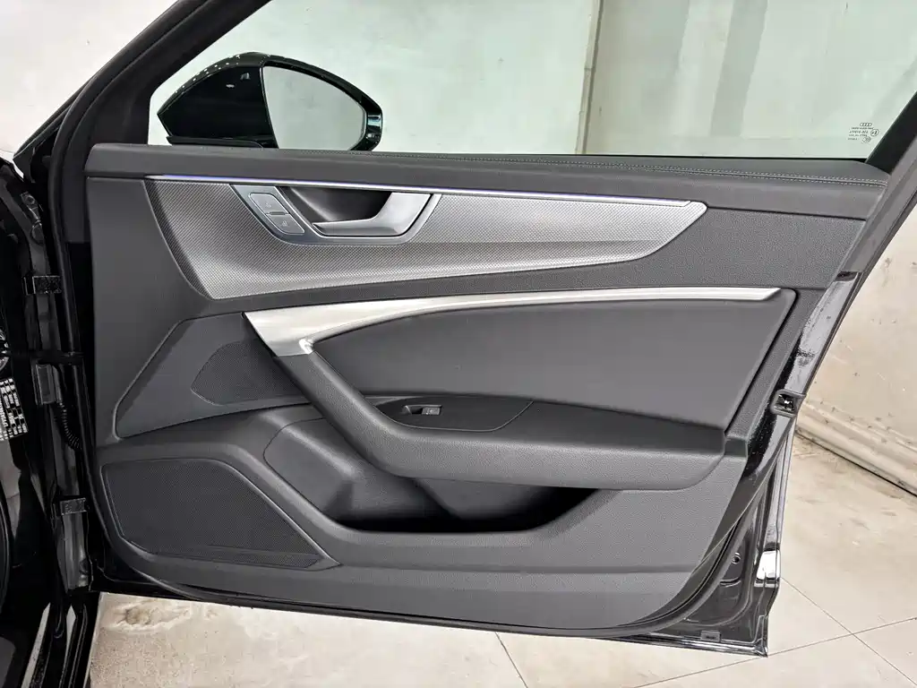Audi A6L 2025 — фото 25