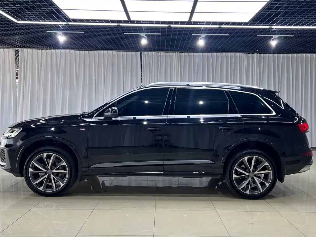 Audi Q7 2020 — фото 3
