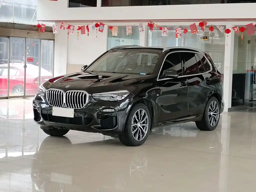 BMW X5 2021 — фото 1
