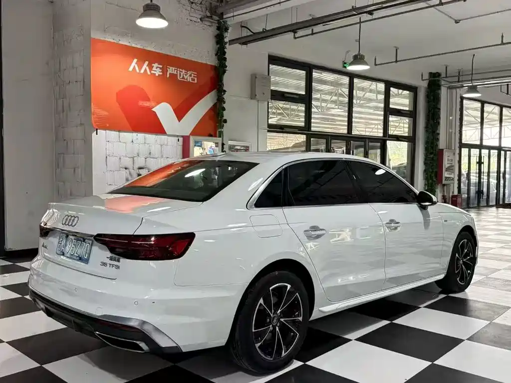 Audi A4L 2021