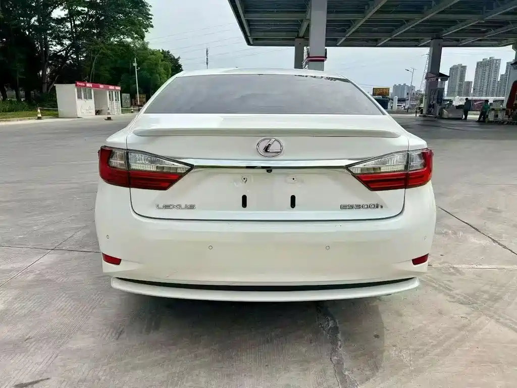Lexus ES 2018