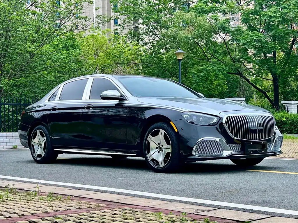 Mercedes-Benz E-Class 2023