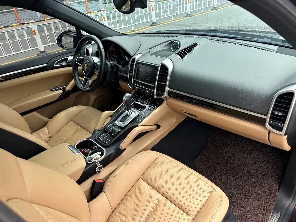 Porsche Cayenne 2015 — фото 12