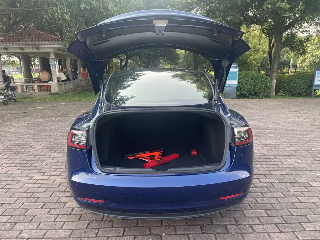 Tesla Model 3 2019 — фото 11