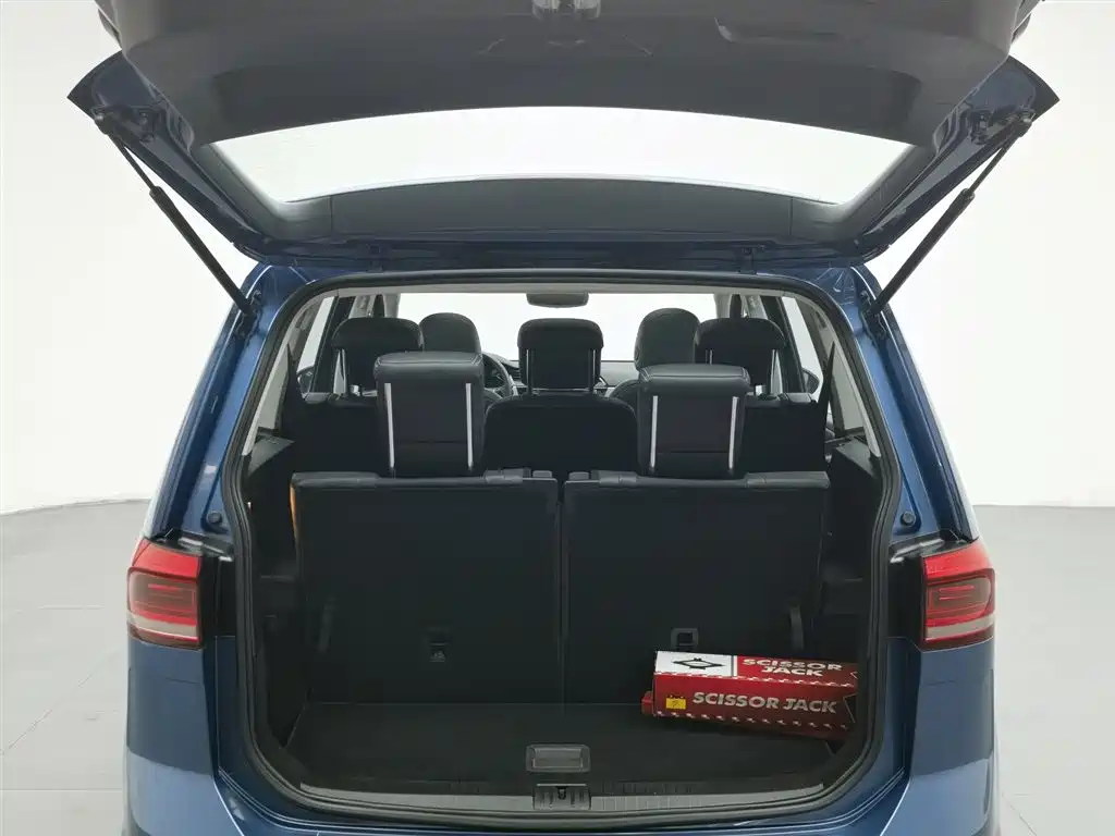 Volkswagen Touran 2020 — фото 16