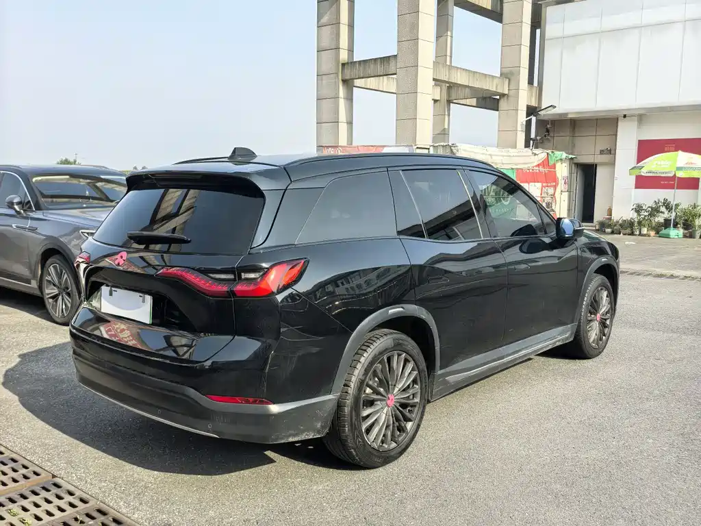 NIO ES8 2019