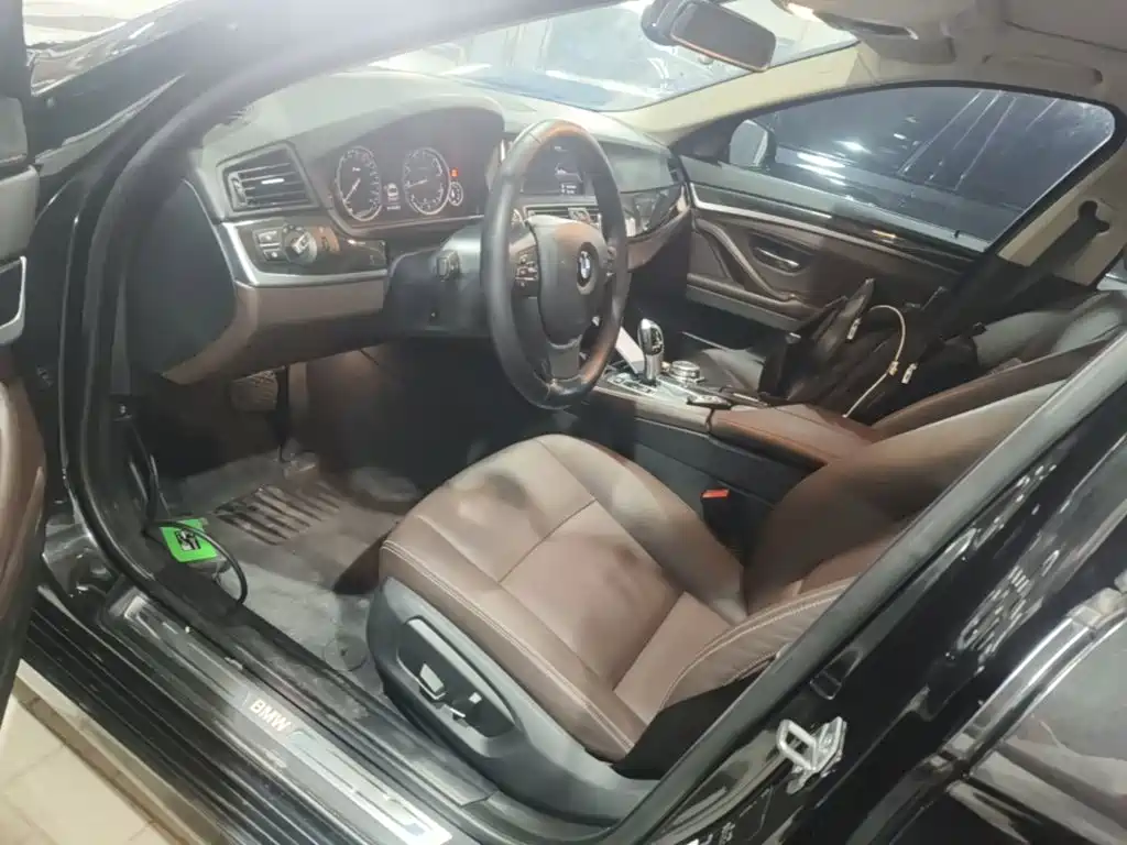 BMW 5 Series 2016 — фото 15