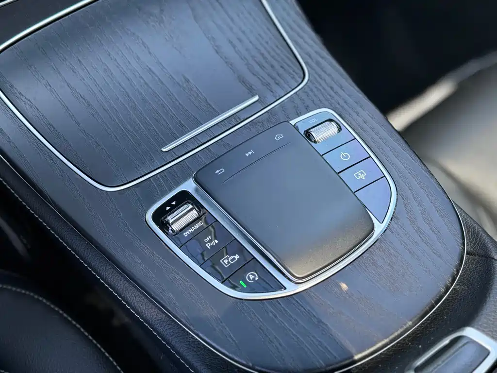 Mercedes-Benz E-Class 2020 — фото 18