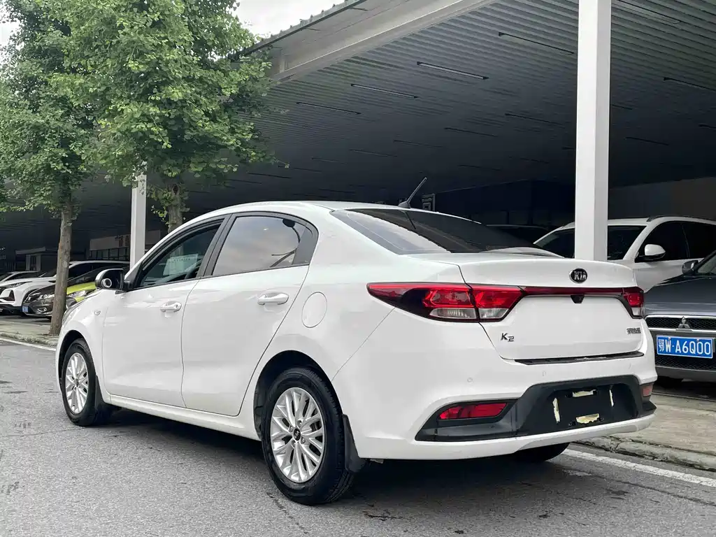 Kia K2 2018 — фото 10