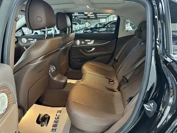 Mercedes-Benz E-Class 2022