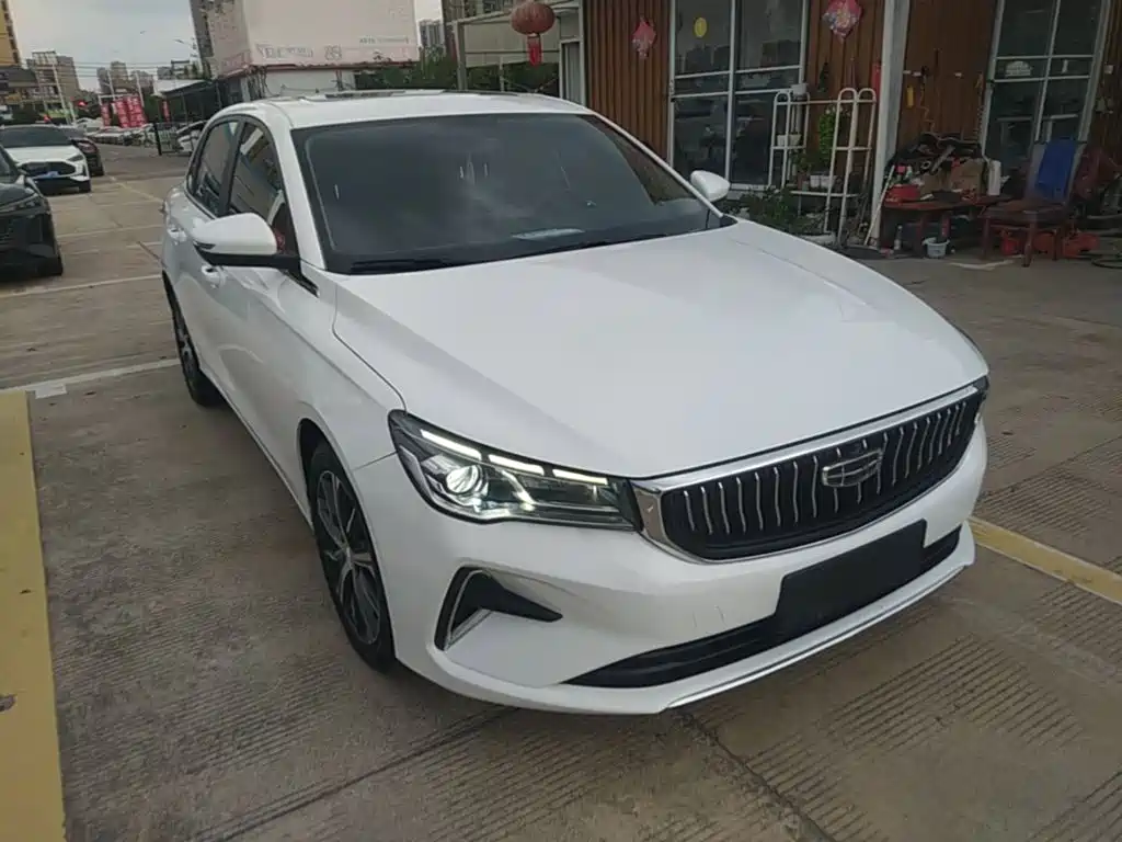 Geely Emgrand 2022
