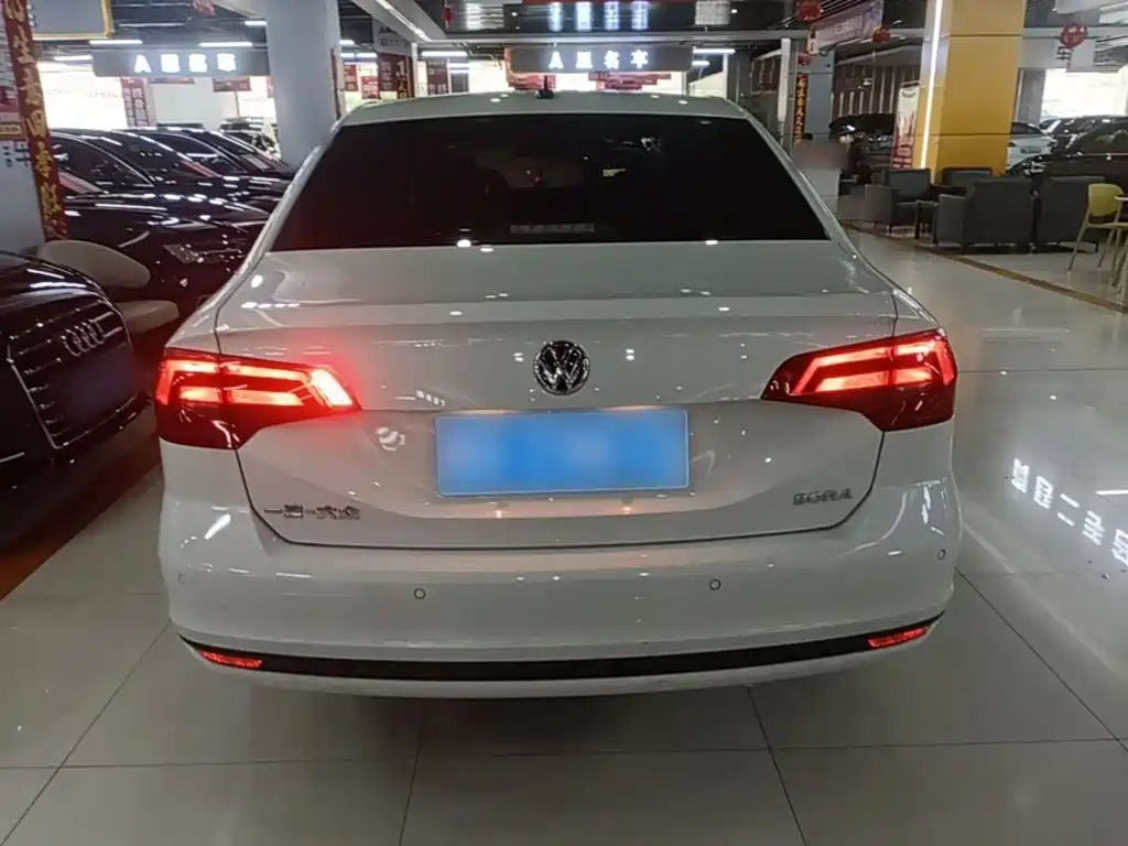 Volkswagen Bora 2023