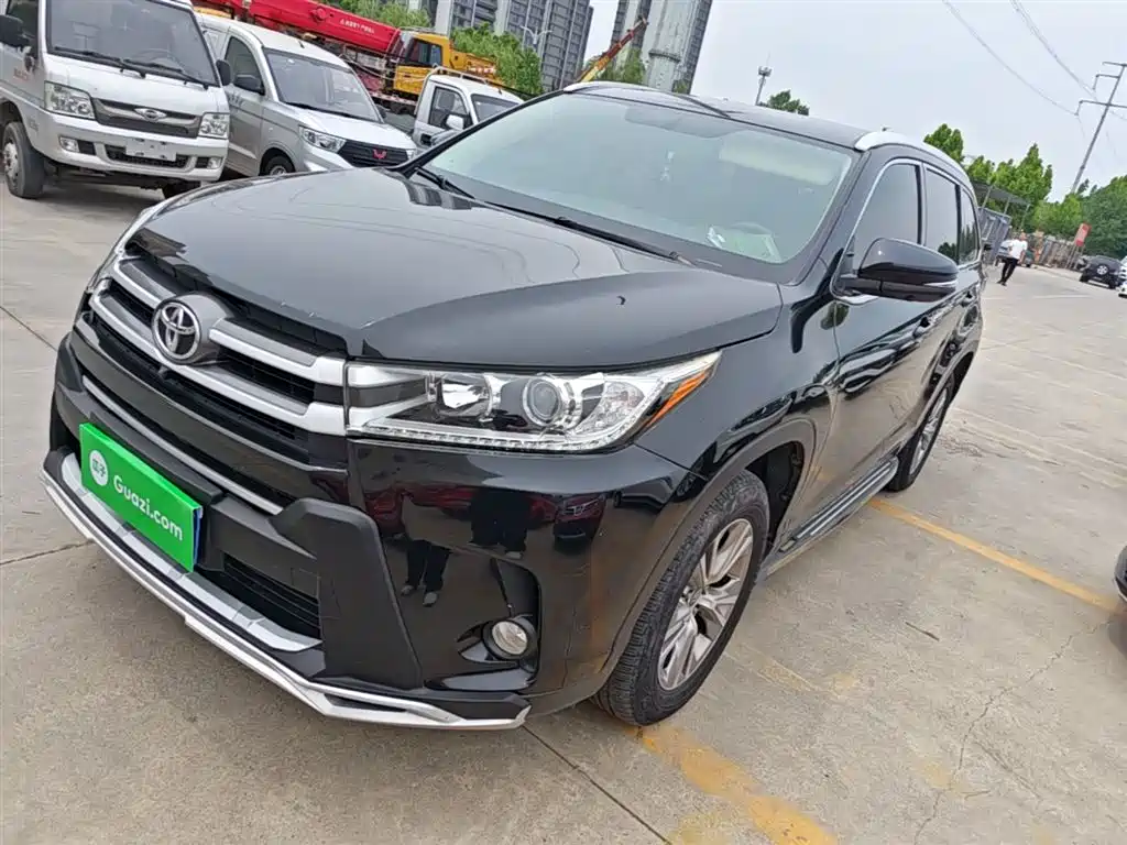 Toyota Highlander 2019 — фото 1