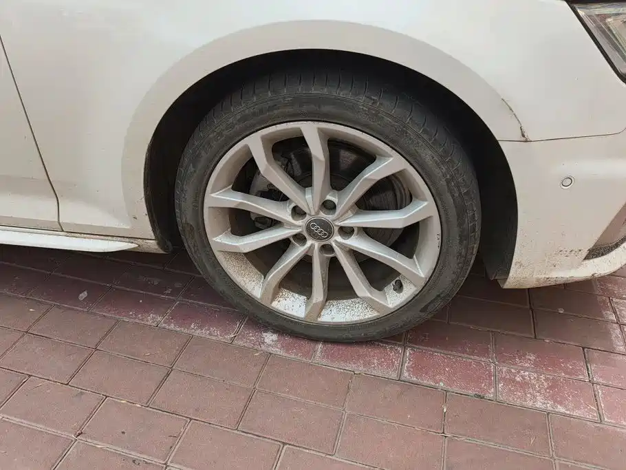 Audi A4L 2020