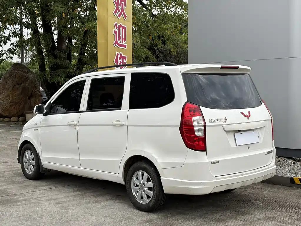 Wuling Hongguang 2016 — фото 12