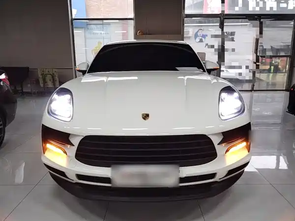 Porsche Macan 2021